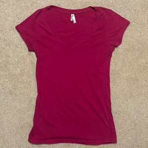 DNA Sport Women’s V Neck T-Shirt, Great Condition! Size Medium